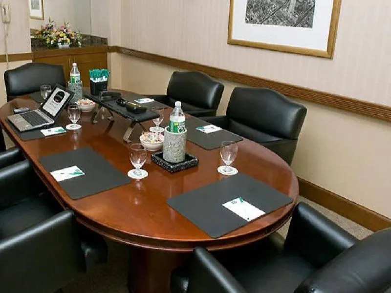 Hotel Courtyard By Marriott New York Jfk Airport 3*,