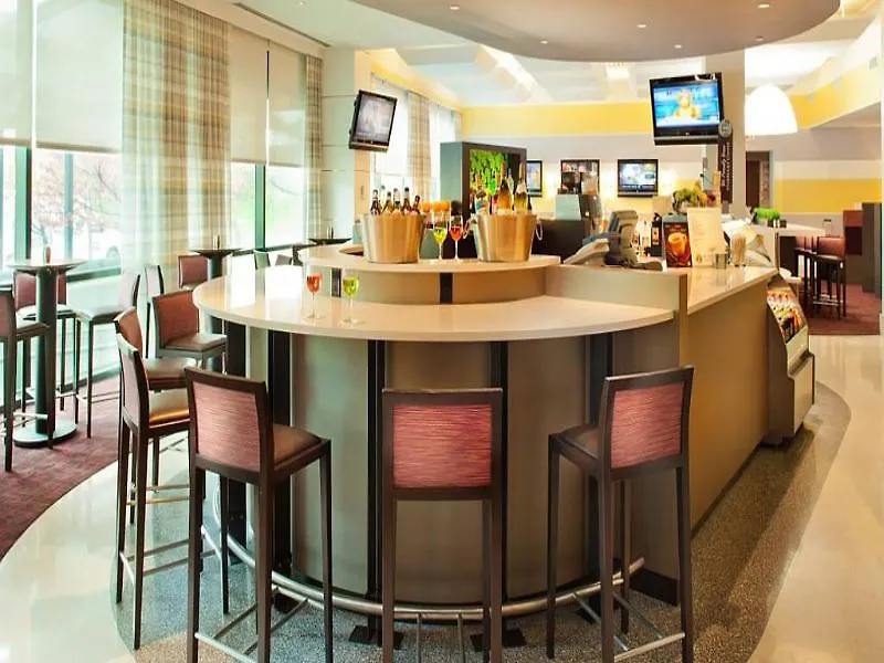 Courtyard By Marriott New York Jfk Airport Hotel