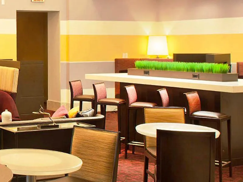 Courtyard By Marriott New York Jfk Airport Hotel