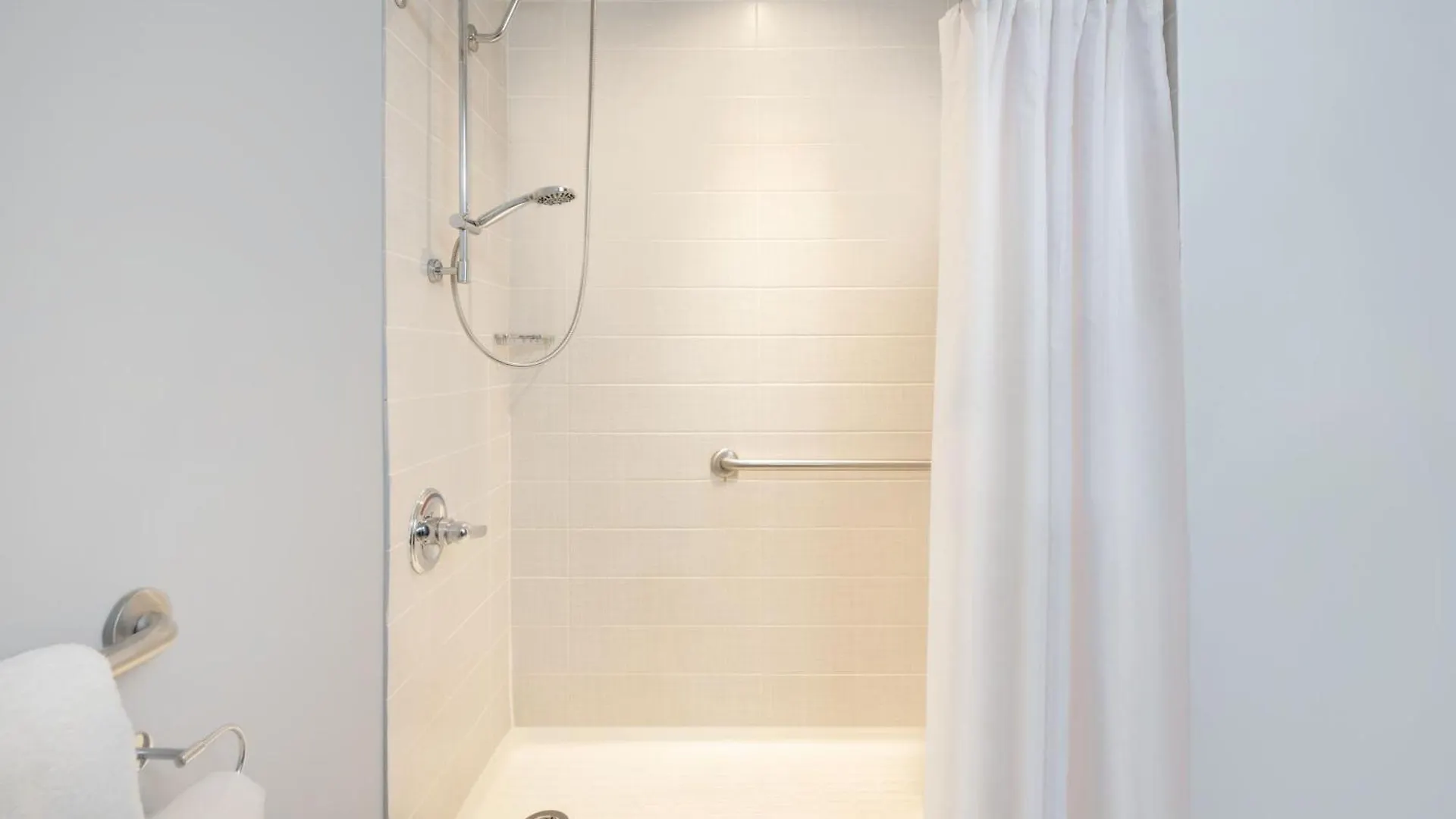 Courtyard By Marriott New York Jfk Airport Hotel